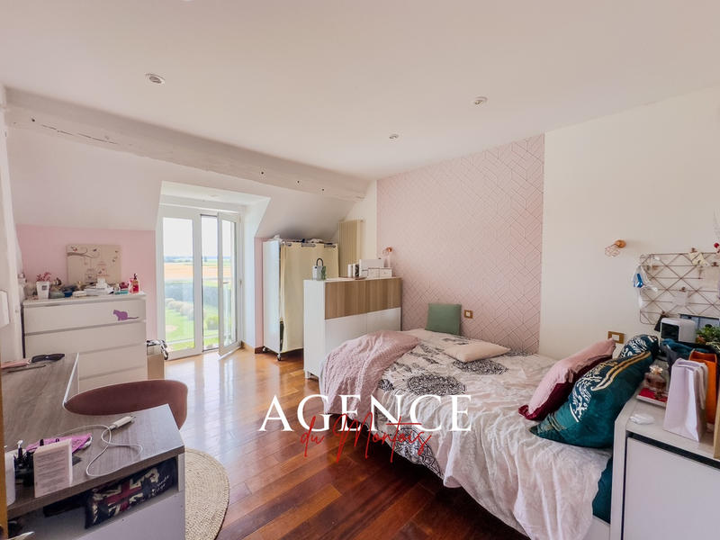 Maison - 232 m² - 7 pièces