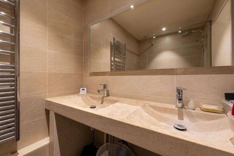 Appartement - 140 m² - 5 pièces