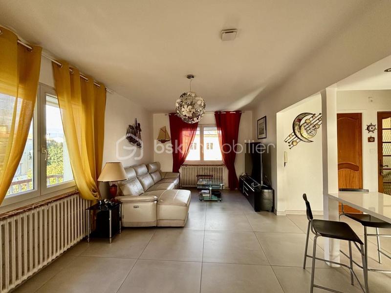 Maison traditionnelle - 145 m² - 4 pièces