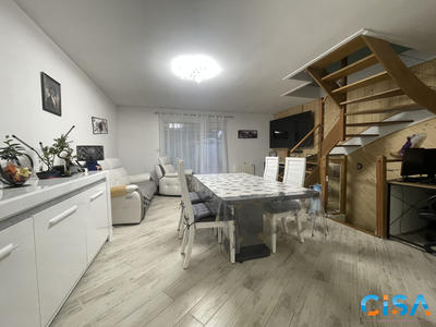 Maison - 90 m² - 5 pièces