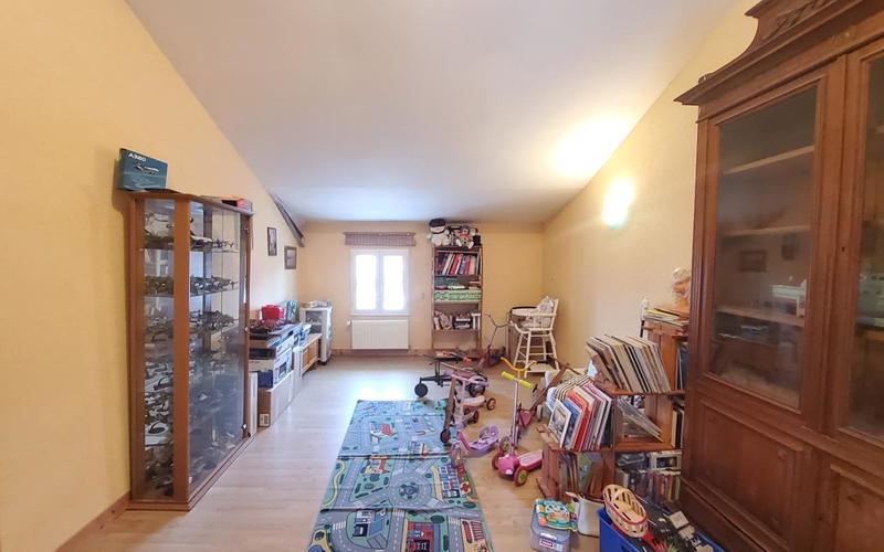 Maison - 200 m² - 9 pièces