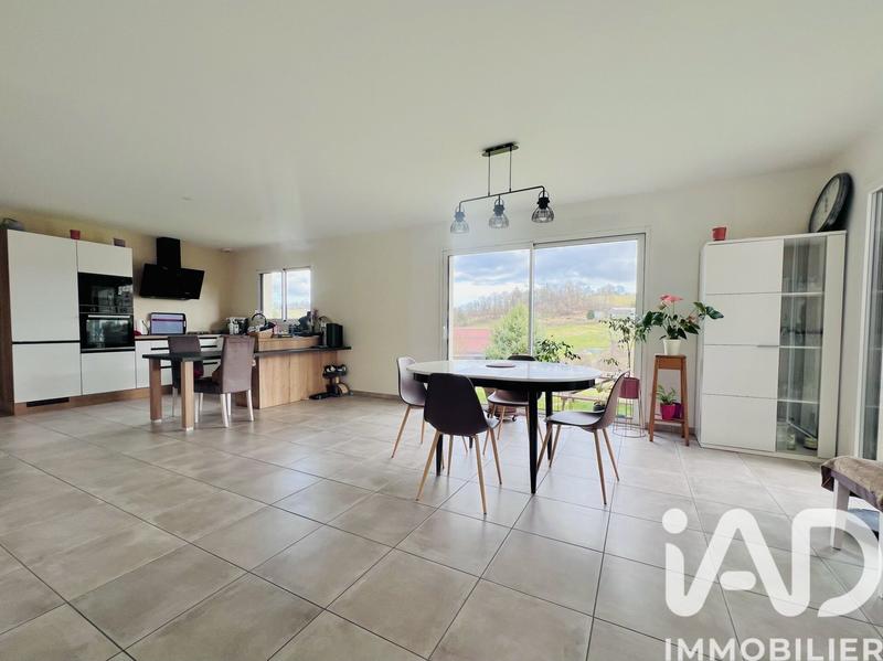 Maison - 103 m² - 5 pièces