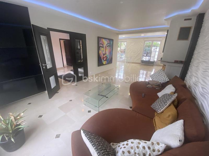 Maison - 160 m² - 6 pièces