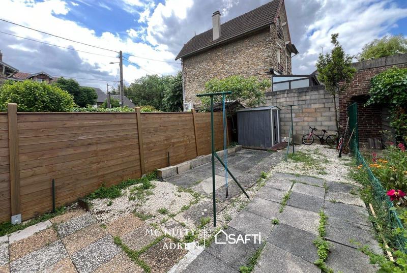 Maison - 90 m² - 5 pièces