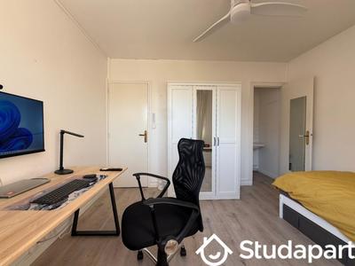 Chambre - 11 m² - 1 pièce