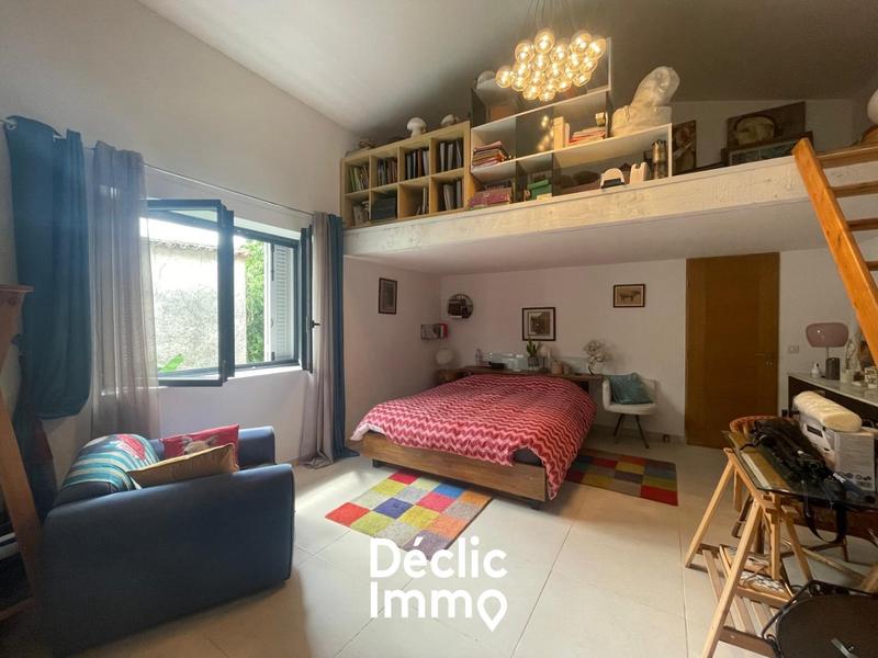 Maison - 232 m² - 7 pièces