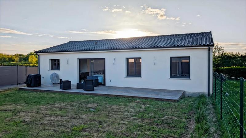 Maison - 90 m² - 4 pièces