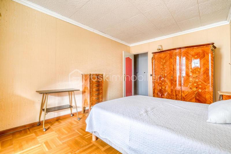 Appartement - 99 m² - 4 pièces