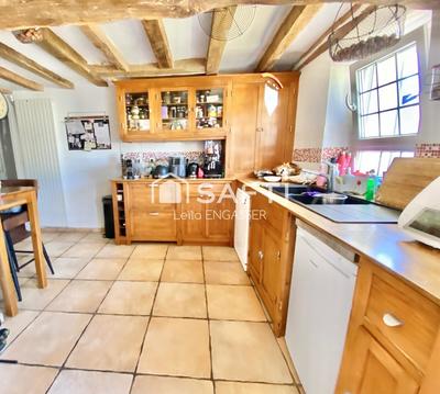 Maison - 260 m² - 10 pièces