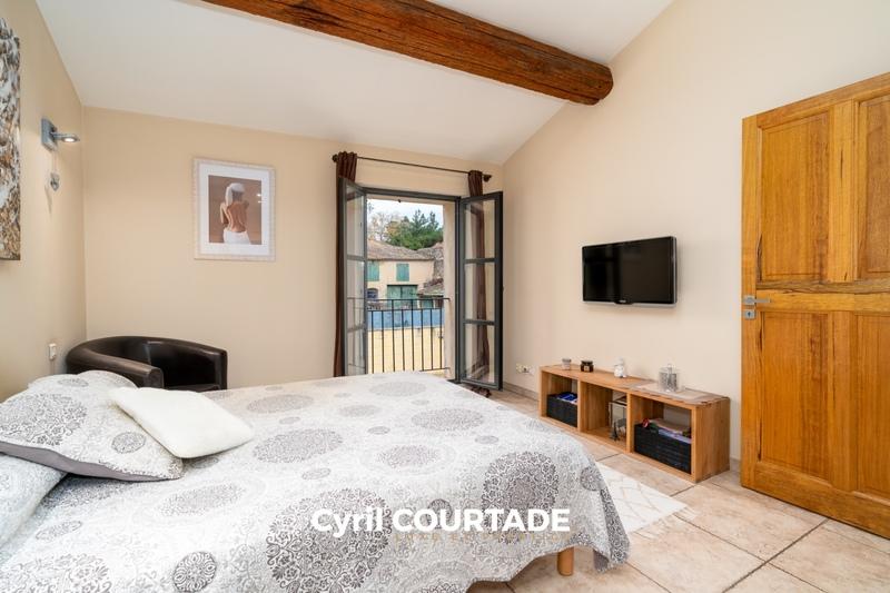 Maison en pierre - 236 m² - 7 pièces