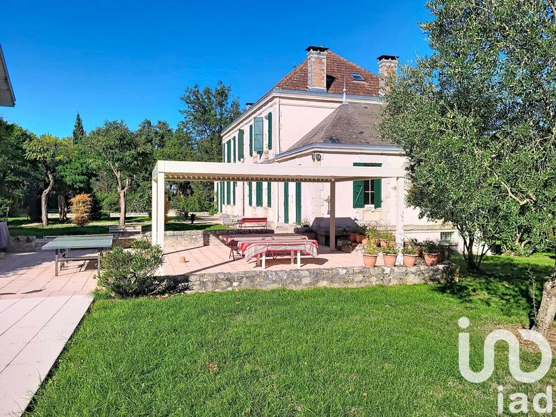 Maison - 607 m² - 22 pièces