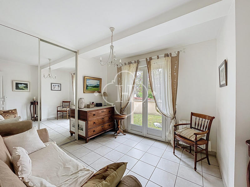 Maison - 168 m² - 8 pièces