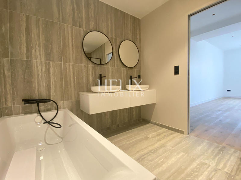 Maison - 204 m² - 5 pièces