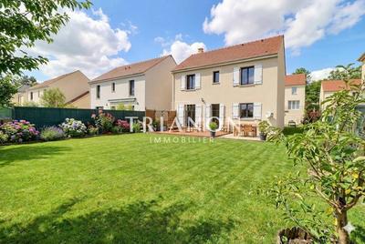 Maison - 103 m² - 5 pièces