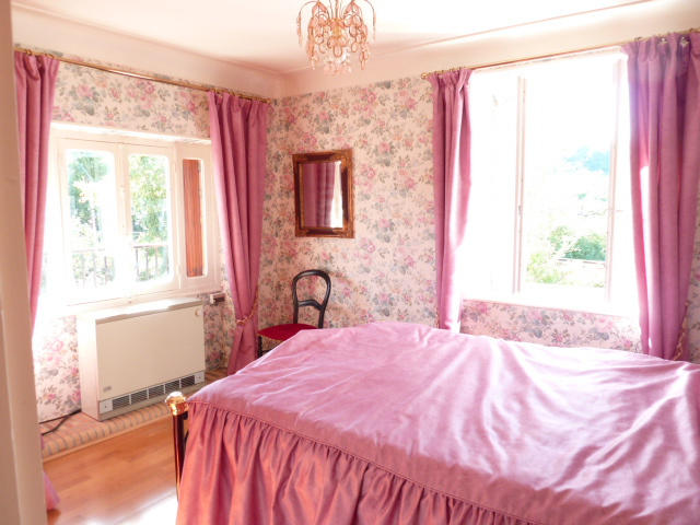 Maison - 205 m² - 8 pièces