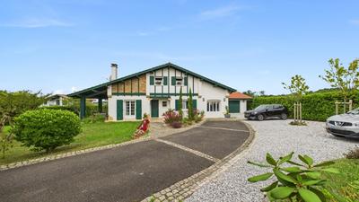 Maison - 170 m² - 5 pièces