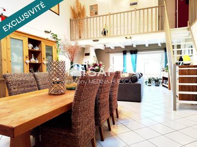 Maison - 225 m² - 7 pièces