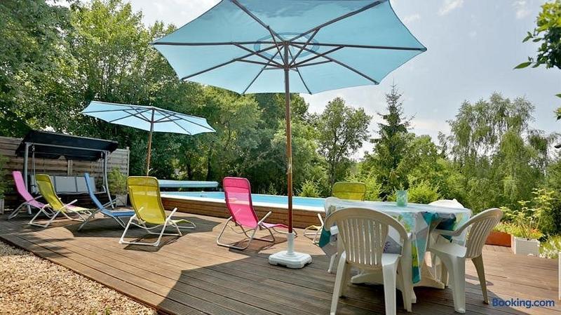 Maison - 222 m² - 9 pièces