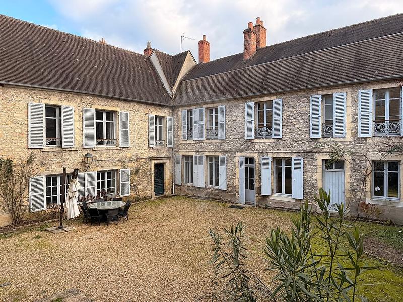 Propriété - 556 m² - 19 pièces