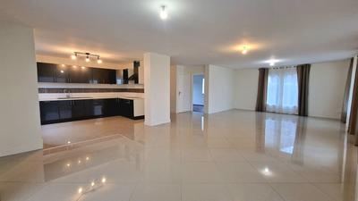 Maison - 331 m² - 7 pièces