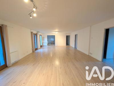Maison - 136 m² - 5 pièces