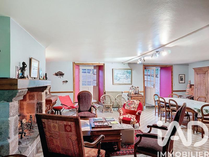 Maison - 335 m² - 13 pièces