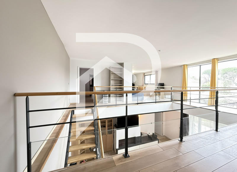 Maison - 231 m² - 5 pièces