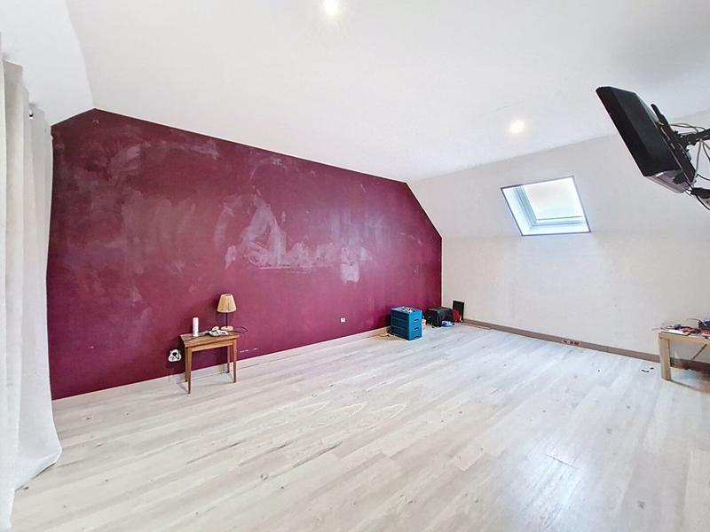 Maison - 215 m² - 6 pièces