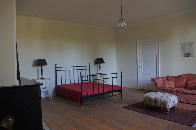 Maison traditionnelle - 720 m² - 19 pièces