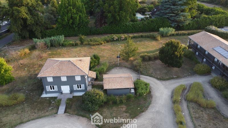 Maison - 737 m² - 20 pièces