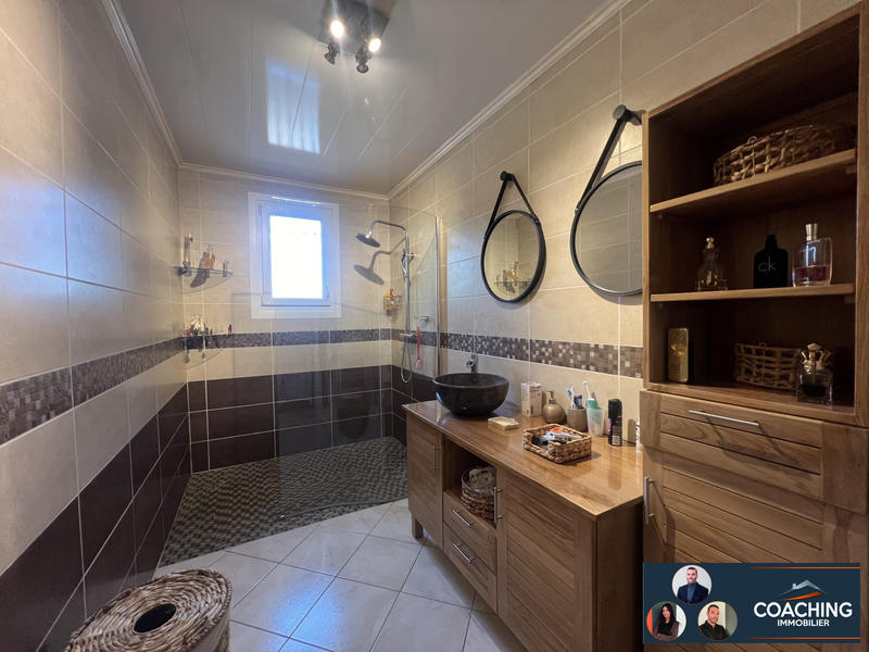 Maison - 179 m² - 7 pièces