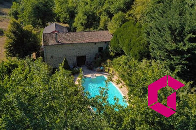 Ferme - 243 m² - 8 pièces