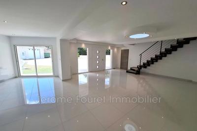 Maison - 250 m² - 5 pièces