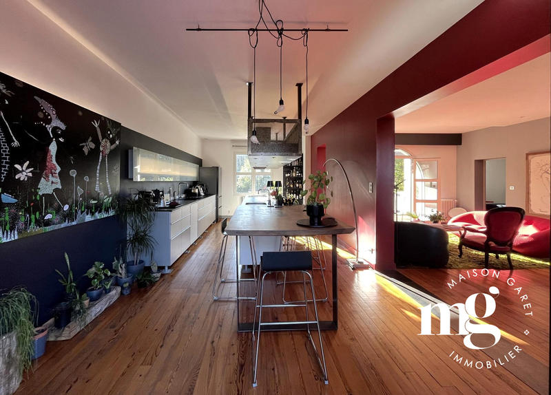 Villa - 200 m² - 7 pièces