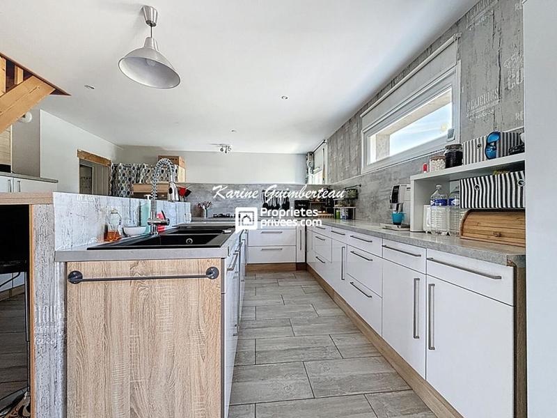 Maison - 182 m² - 6 pièces