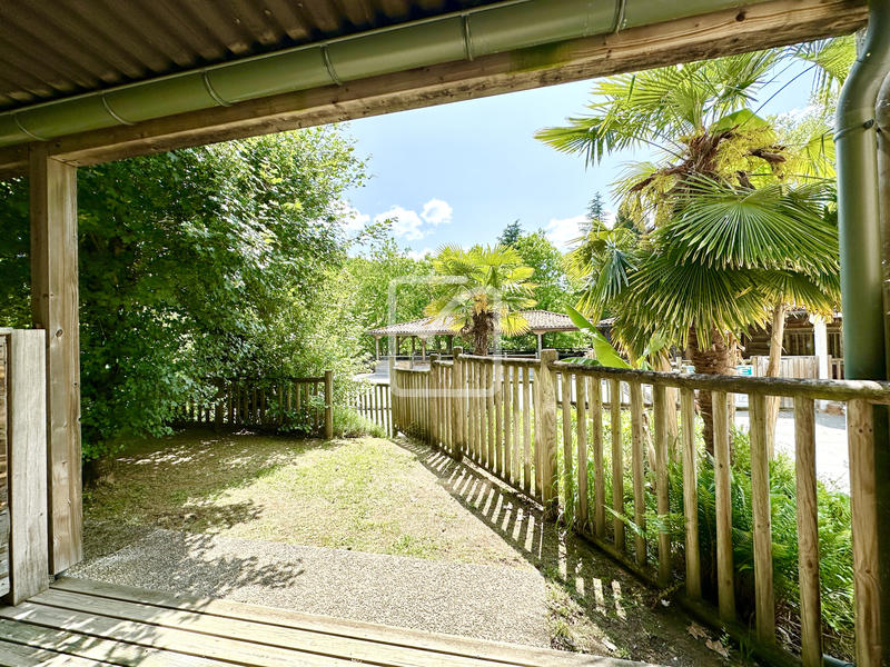 Maison - 1 500 m² - 49 pièces