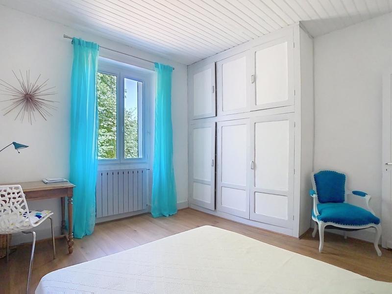 Maison - 231 m² - 10 pièces