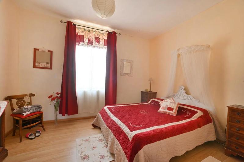 Propriété - 200 m² - 7 pièces