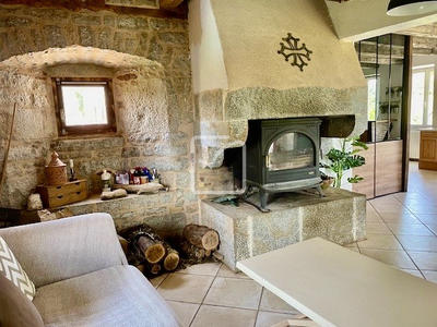 Maison - 314 m² - 13 pièces