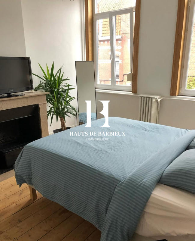 Maison - 234 m² - 9 pièces