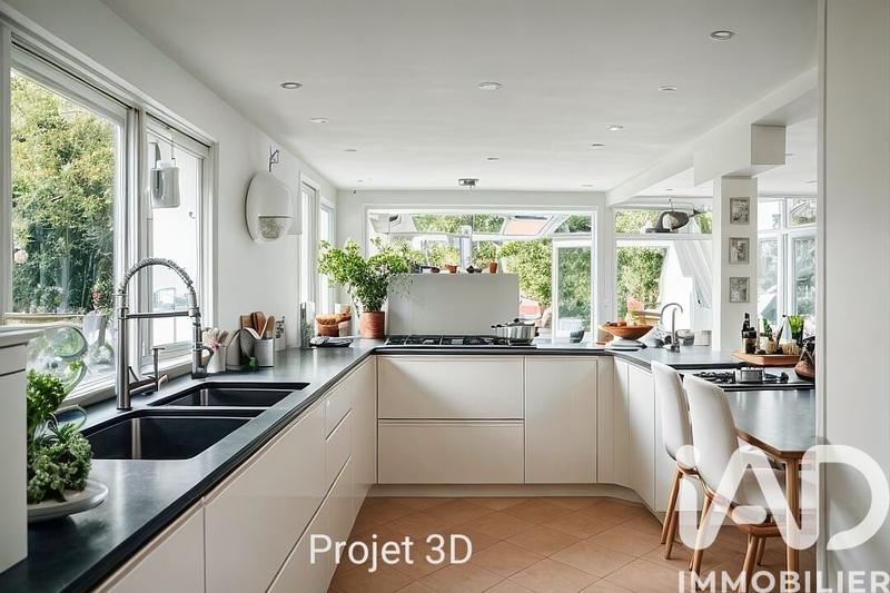 Maison - 250 m² - 8 pièces