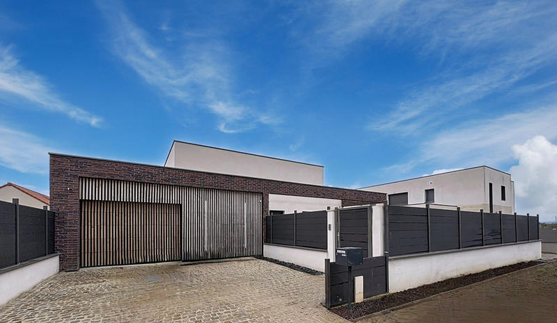 Maison - 187 m² - 7 pièces