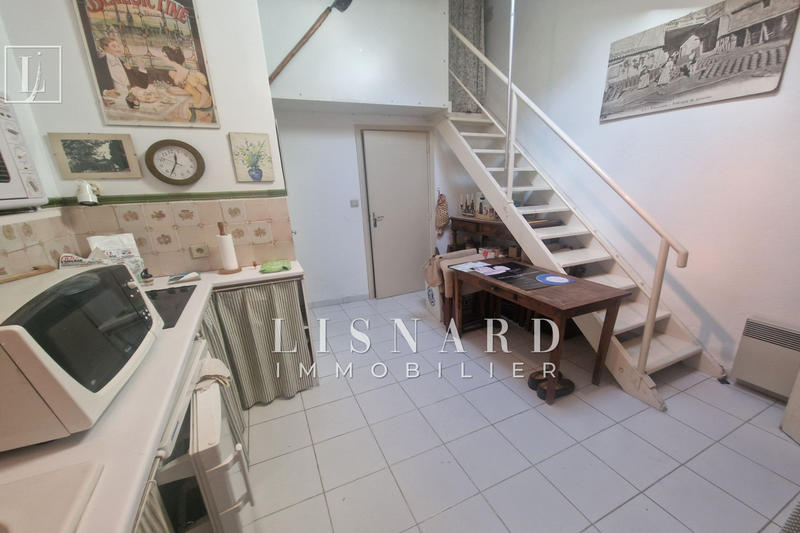 Maison - 220 m² - 5 pièces