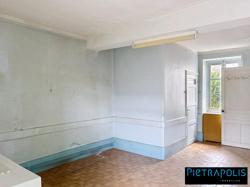 Maison ancienne - 180 m² - 3 pièces