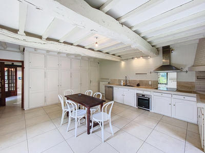 Maison - 273 m² - 10 pièces