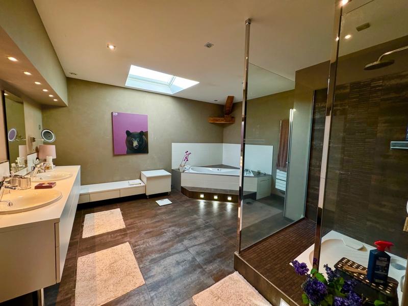 Maison de ville - 373 m² - 10 pièces