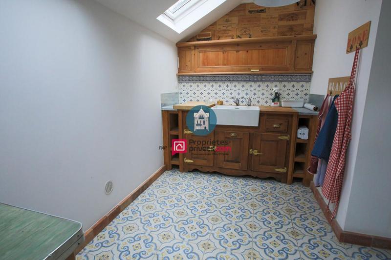 Maison - 260 m² - 9 pièces