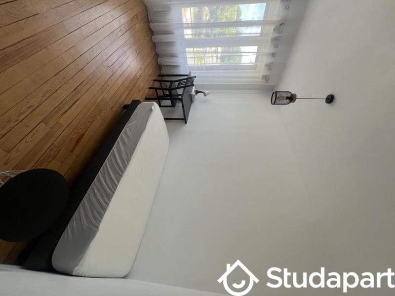 Chambre - 11 m² - 1 pièce