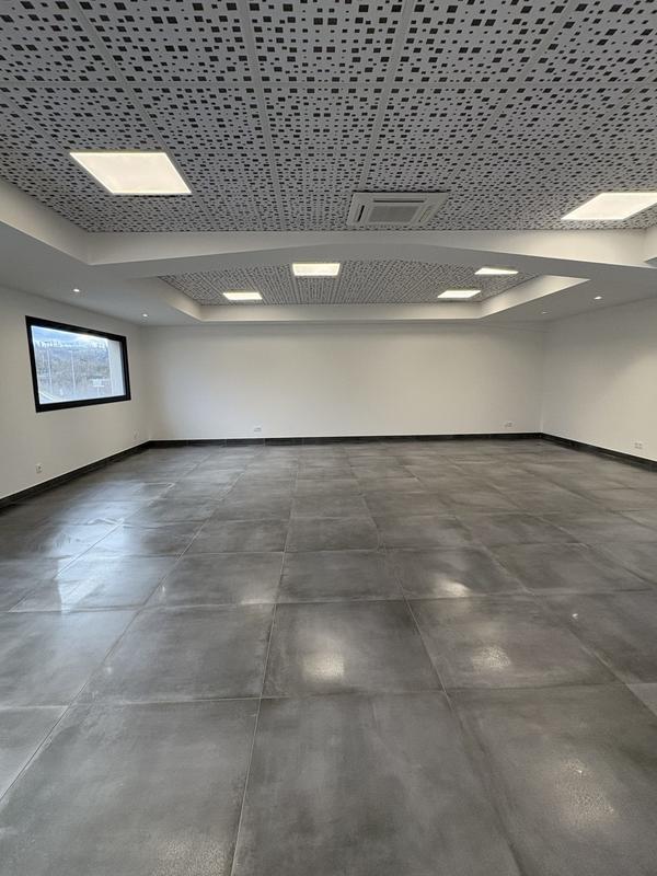 Local commercial - 140 m²