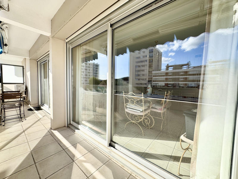 Appartement - 99 m² - 5 pièces